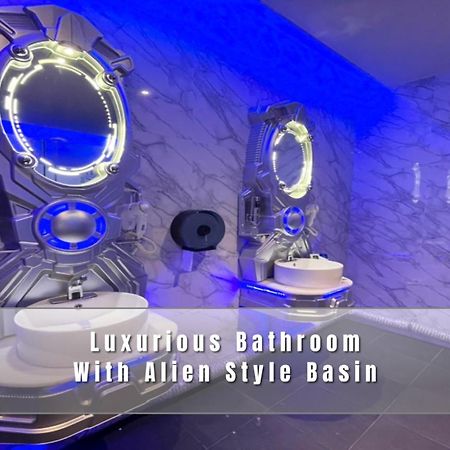 Pera Space Capsule Hotel Phuket Εξωτερικό φωτογραφία
